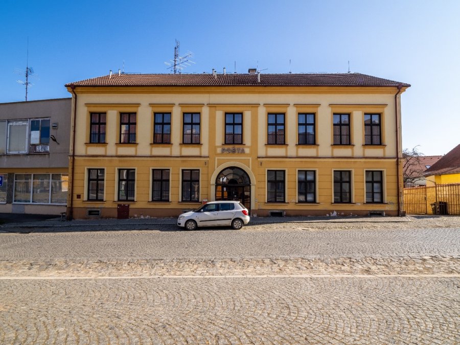 bývala pošta se zahradou v obci Orlík nad Vltavou