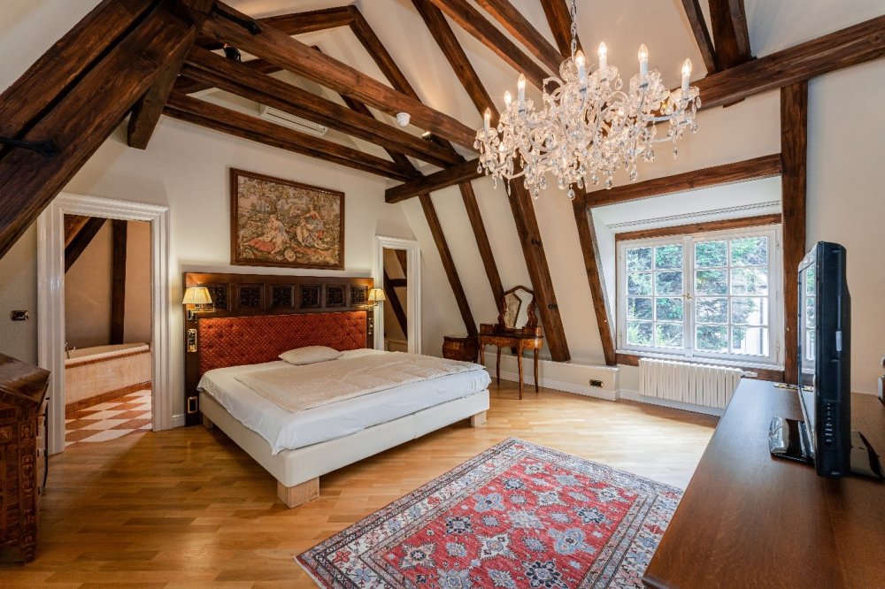 Výkyvy běžného realitního trhu se luxusních nemovitostí příliš nedotýkají