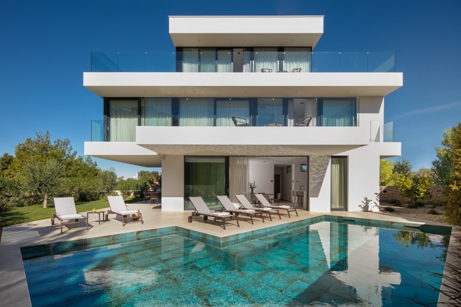 luxusní vila u moře na prodej