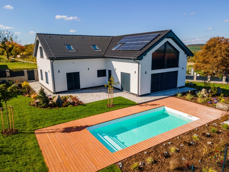 luxusní vila s bazénem v Tuřanech