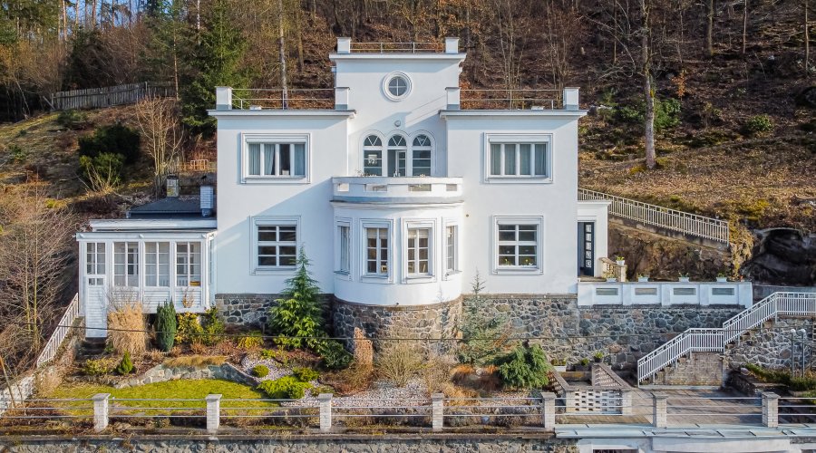 prvorepubliková vila se zahradou