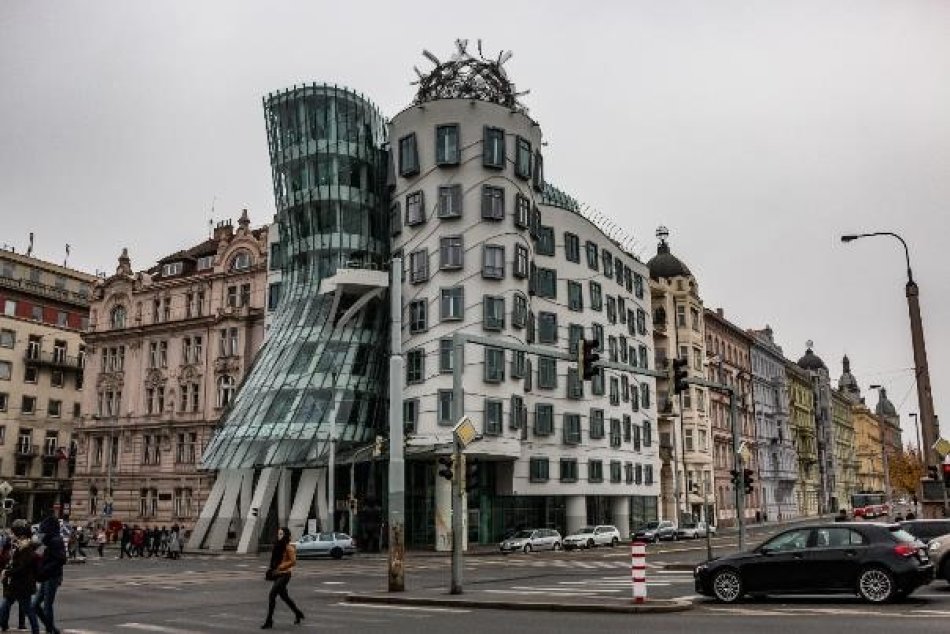 tančící dům v Praze