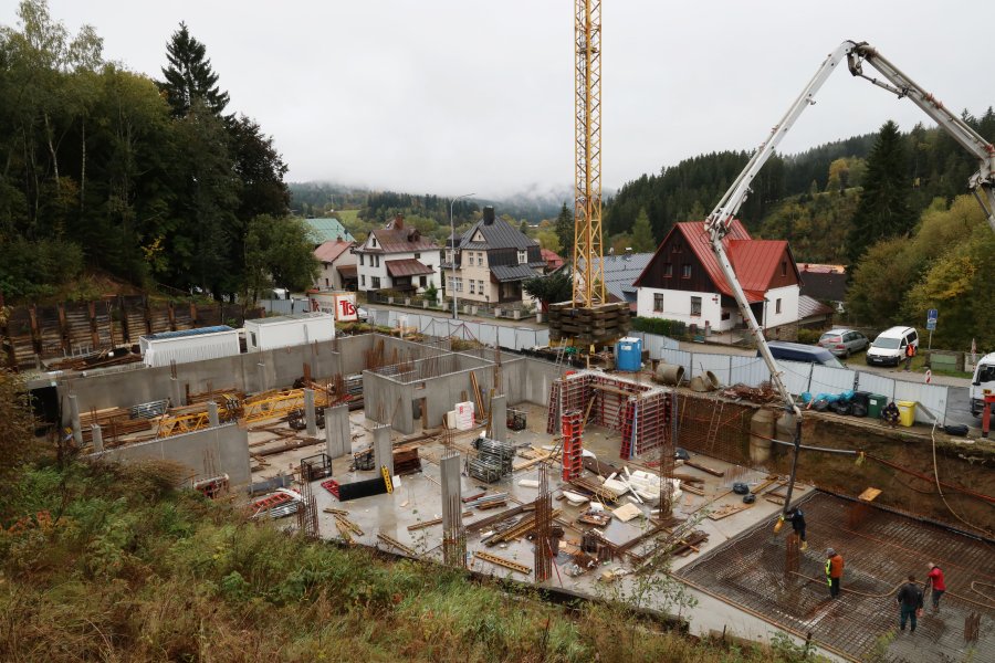 Stavba podzemních garáží