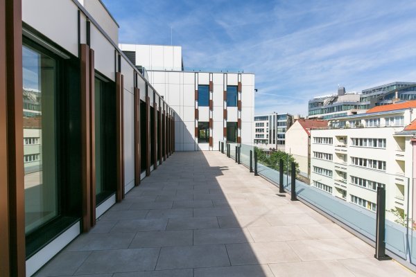 terasa s vyhledy - kancelare Praha 4