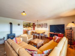 obyvaci cast s krbem