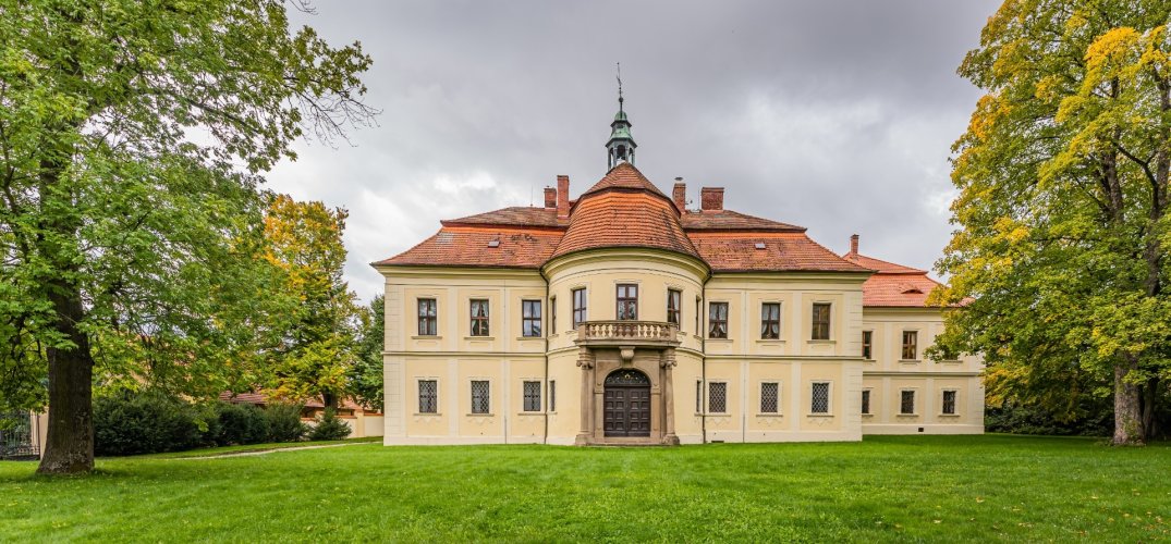 Sale of a unique castle estate including consolidated land, Mirošov