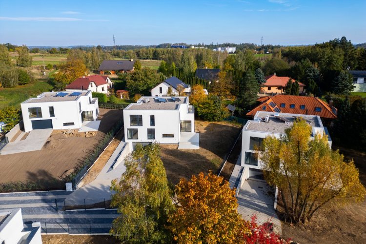 Sale family house 7+kk/T/G, 350 m2 on a plot of 1069 m2, Velké Popovice