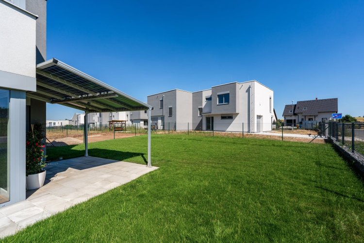 Prodej rodinného domu, 4+kk, 174 m2, s terasou, na poz. 424 m², Chýně, Praha-západ