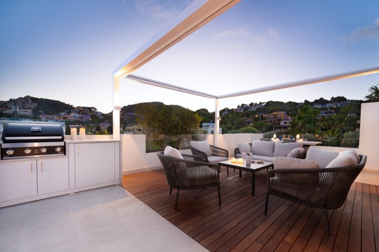 Prodej luxusního penthousu v přístavu Port d'Andratx 3+kk/T/G, 82 m² - Mallorca