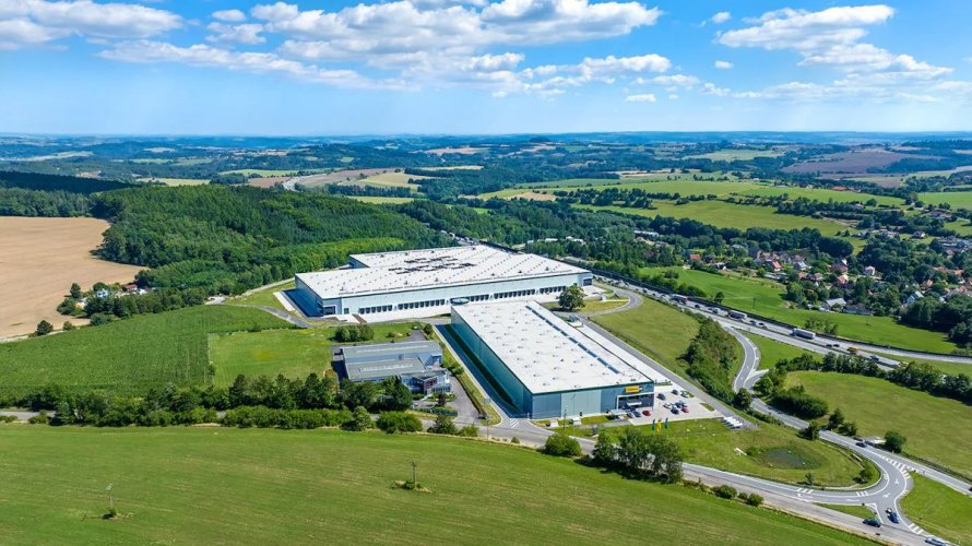 Pronájem skladového prostoru, 12 893 m², Ostředek