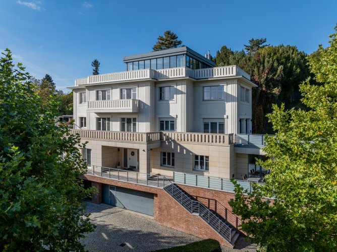 For sale an unique villa 1 157 sqm, plot 9 555 sqm, Pod Havránkou, Prague - Troja