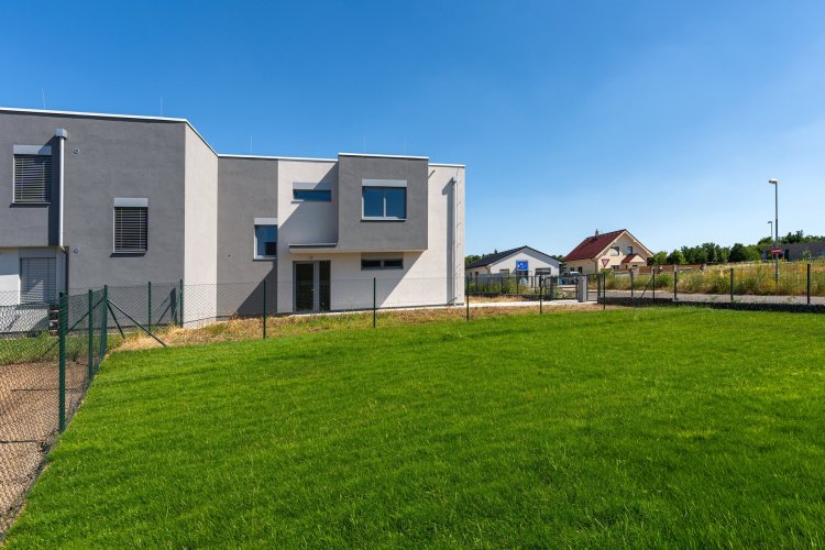 Prodej rodinného domu, 4+kk, 174 m2, s terasou, na poz. 442 m², Chýně, Praha-západ