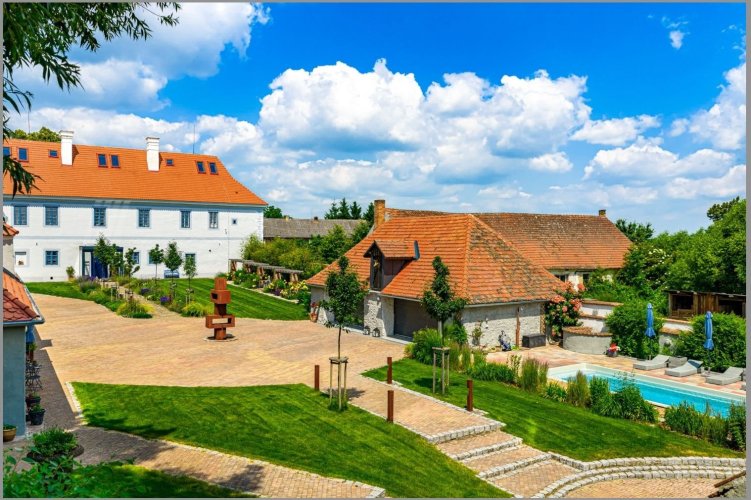 Sale of an exceptional renovated castle utilizing the latest technologies, 1,114 sqm, on a 3,950 sqm plot, Hluboká nad Vltavou